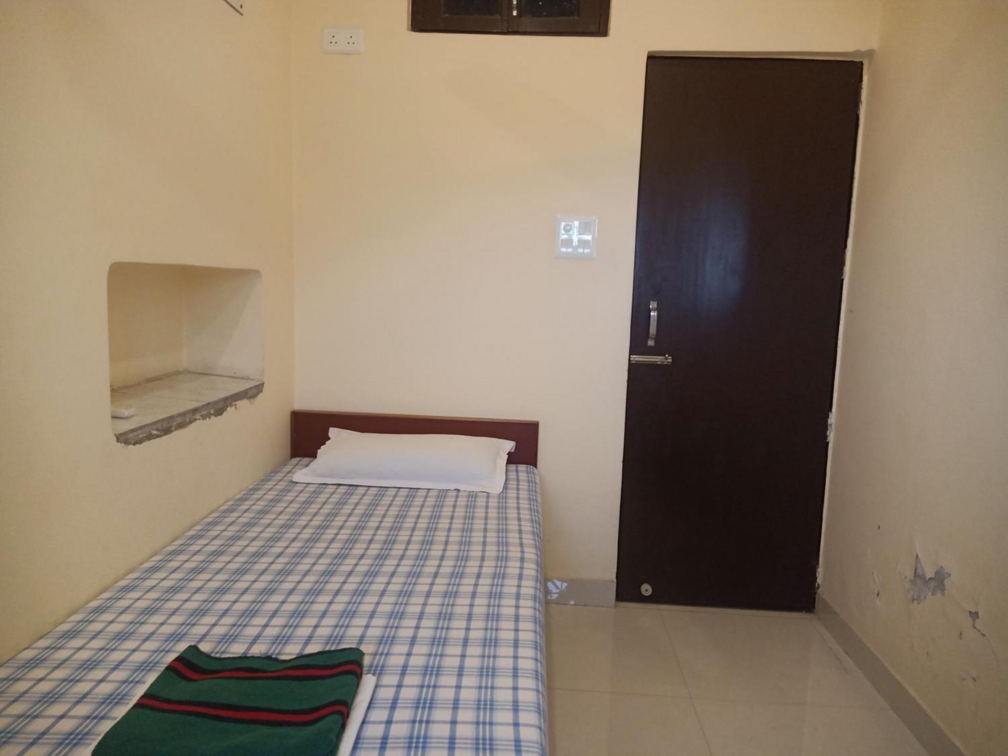 ורנאסי Scindhia Guest House מראה חיצוני תמונה